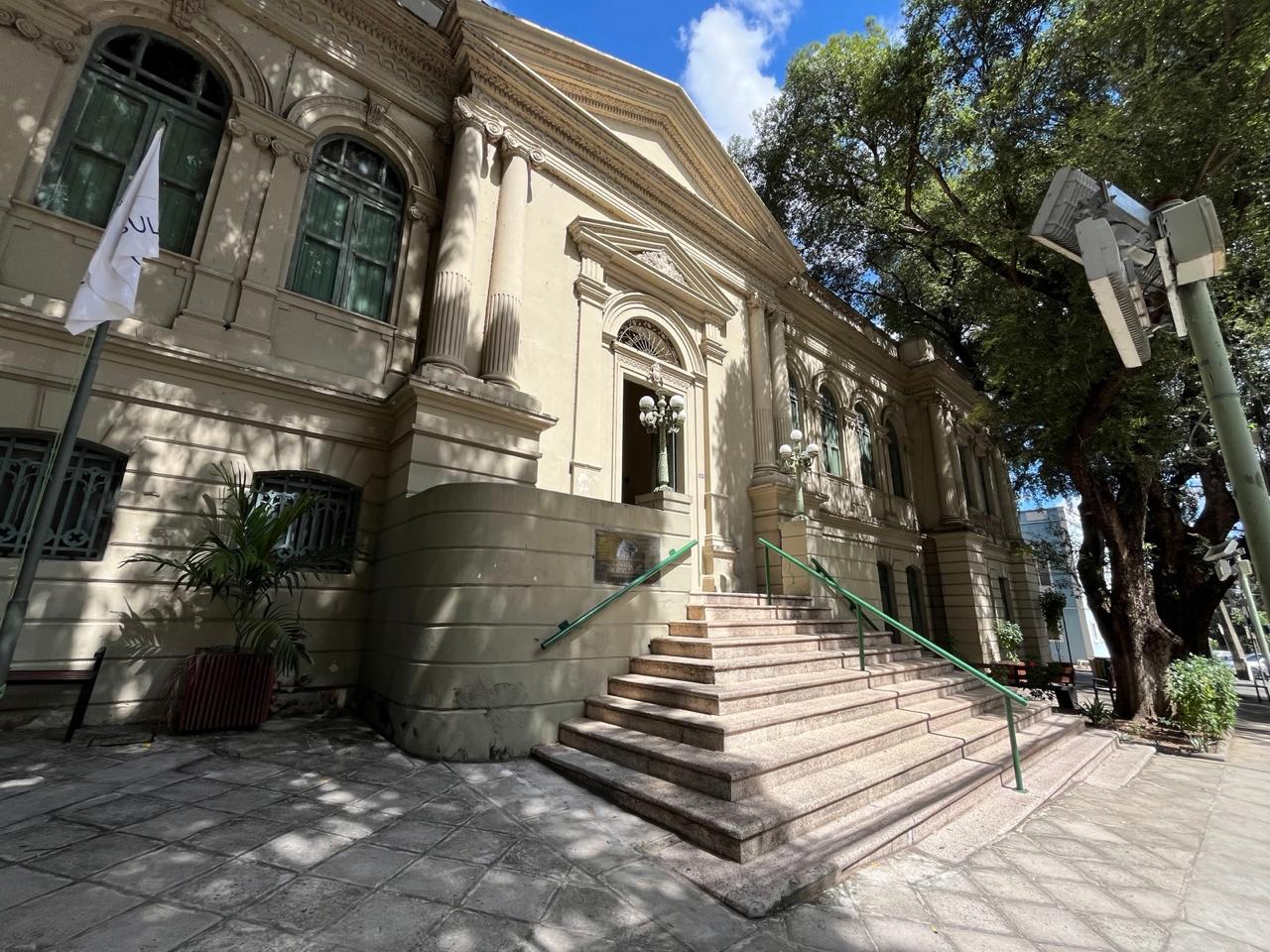 Prefeitura concede promoções e progressões a 1.174 servidores da Educação