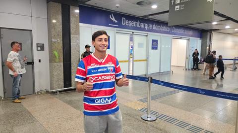 José Herrera desembarca em Fortaleza como novo reforço do Leão; atleta faz exames nesta quinta