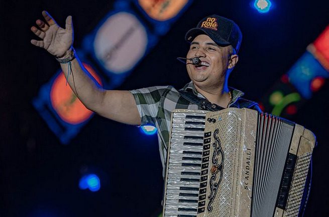 Festas na Paraíba têm shows de Tarcísio do Acordeon, Seu Desejo e Japãozin neste sábado