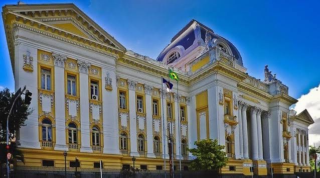 TJPE aplicará provas de concurso neste domingo (21): confira o que levar