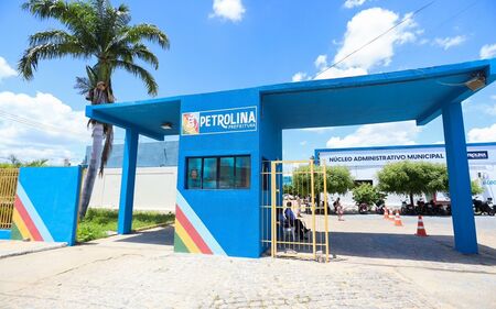 Petrolina abre concurso público com 1.194 vagas para área de educação; salários chegam a R$ 3,9 mil