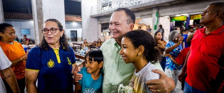 Governador Carlos Brandão prestigia encerramento do Círio de Nazaré no Cohatrac, em São Luís