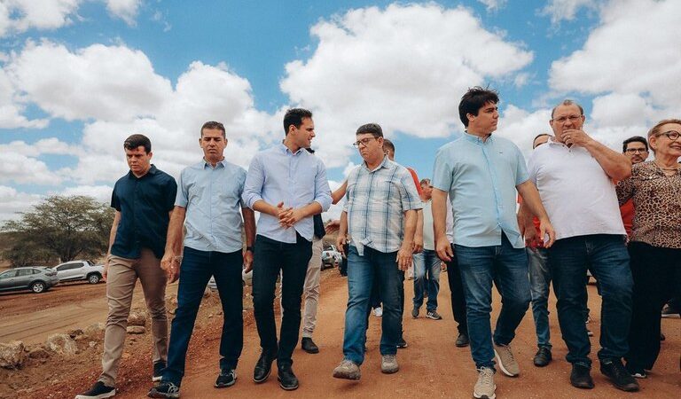 Lucas Ribeiro inspeciona obras de mobilidade urbana em Boqueirão e reforça desenvolvimento da região
