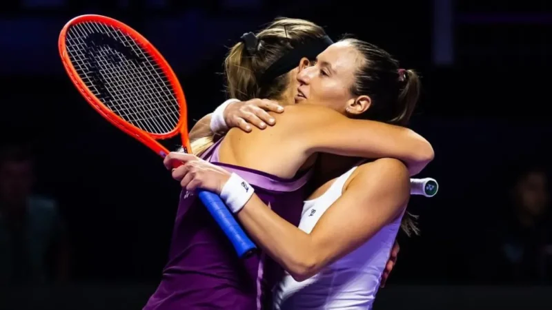 Luisa Stefani faz história e chega à final do WTA Finals pela primeira vez na carreira