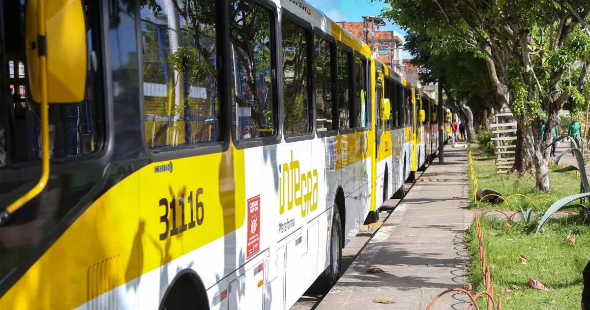 Salvador mantém gratuidade e reforça frota de ônibus para segundo dia do Enem 2025