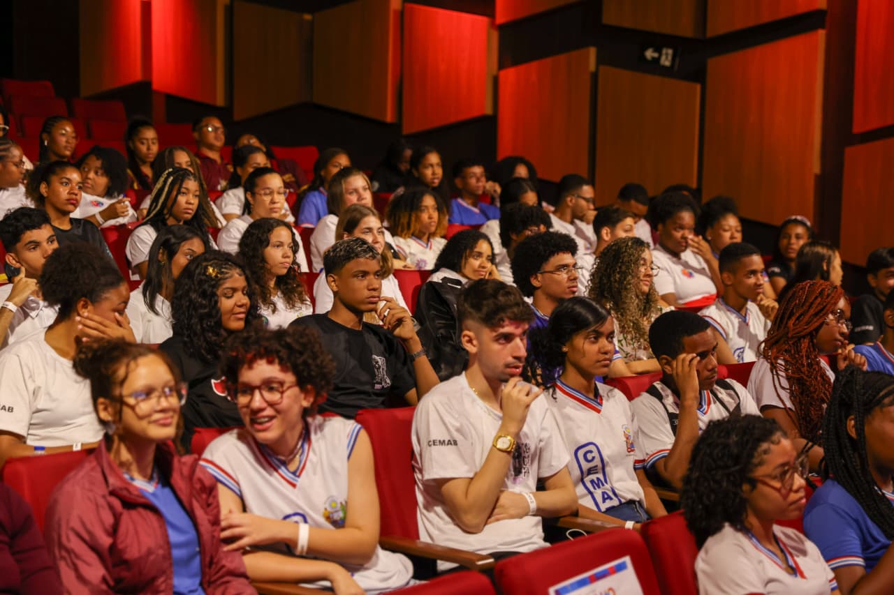 Estrela do YouTube, professor Noslen Borges participa do Aulão Prepara Enem, em Salvador