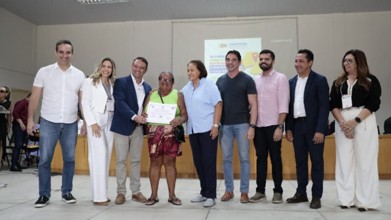 Governo do RN entrega novo lote de escrituras de imóveis no interior do Estado