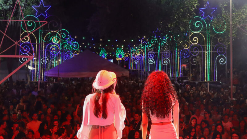 Abertura do Natal de Sonho & Luz ilumina a Praça Pedro II e inaugura 18 dias de programação cultural no centro de Teresina