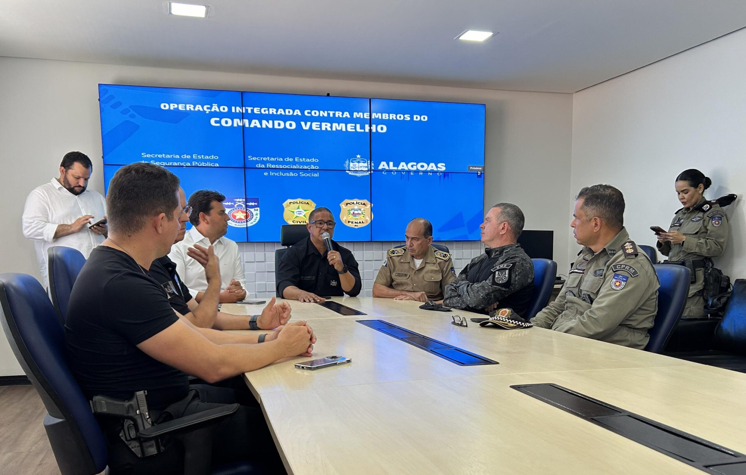 Doze membros do Comando Vermelho são presos durante operação em Alagoas