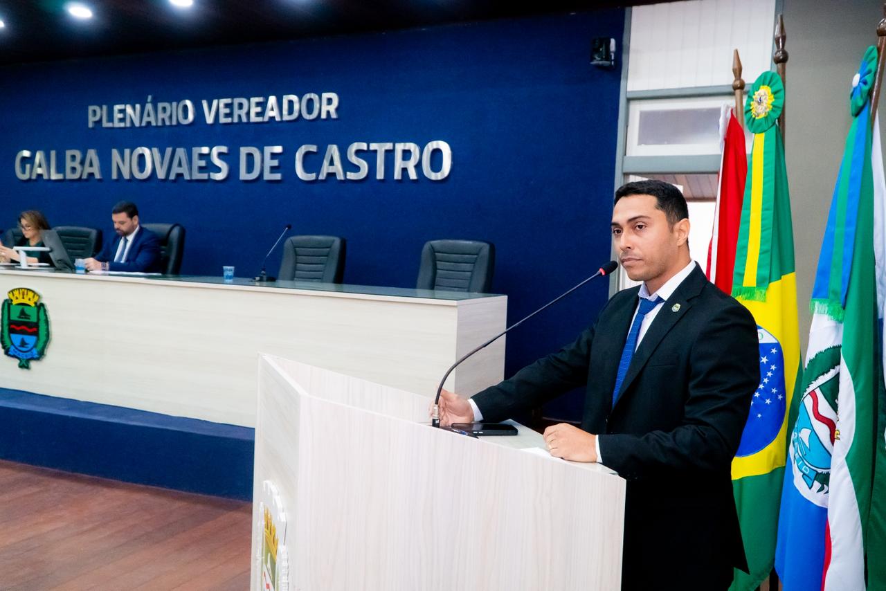 Vereador denuncia quebra de contrato da Sesau que prejudica familiares de crianças atípicas