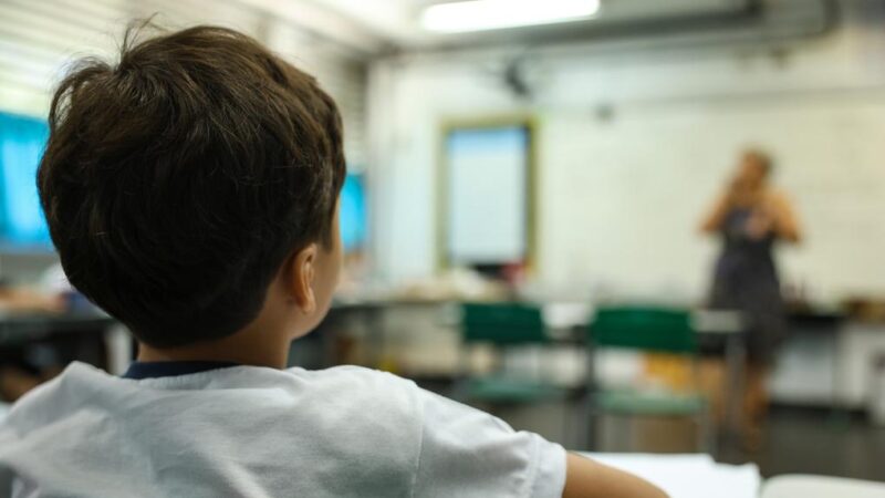 Escolas em favelas do CE estão em locais com menos árvores, rampas, calçadas e vias pavimentadas