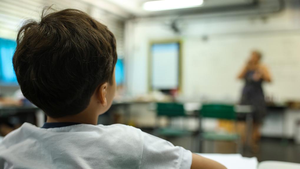 Escolas em favelas do CE estão em locais com menos árvores, rampas, calçadas e vias pavimentadas