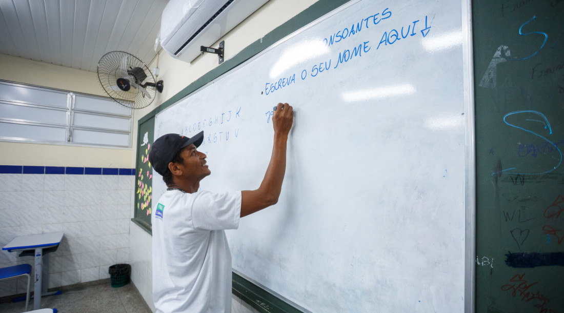Alfabetiza Sergipe’ celebra formatura de estudantes e avanços na educação de jovens e adultos no estado