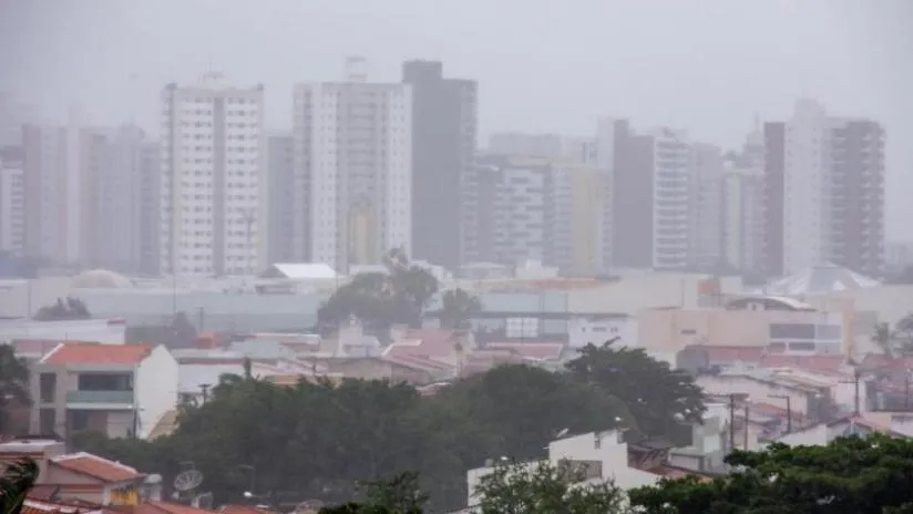 Inmet emite alerta de chuvas intensas para Sergipe até quarta-feira (28)