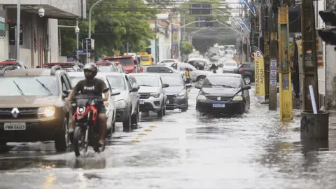 Todo o Ceará está sob risco de chuvas intensas até esta quinta-feira (29) 