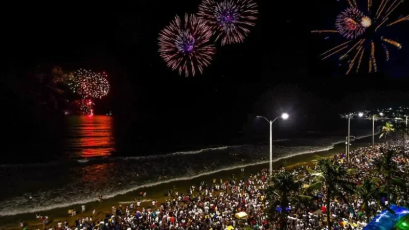 Réveillon em Natal reúne multidões em Ponta Negra e Redinha com shows, fogos e drones