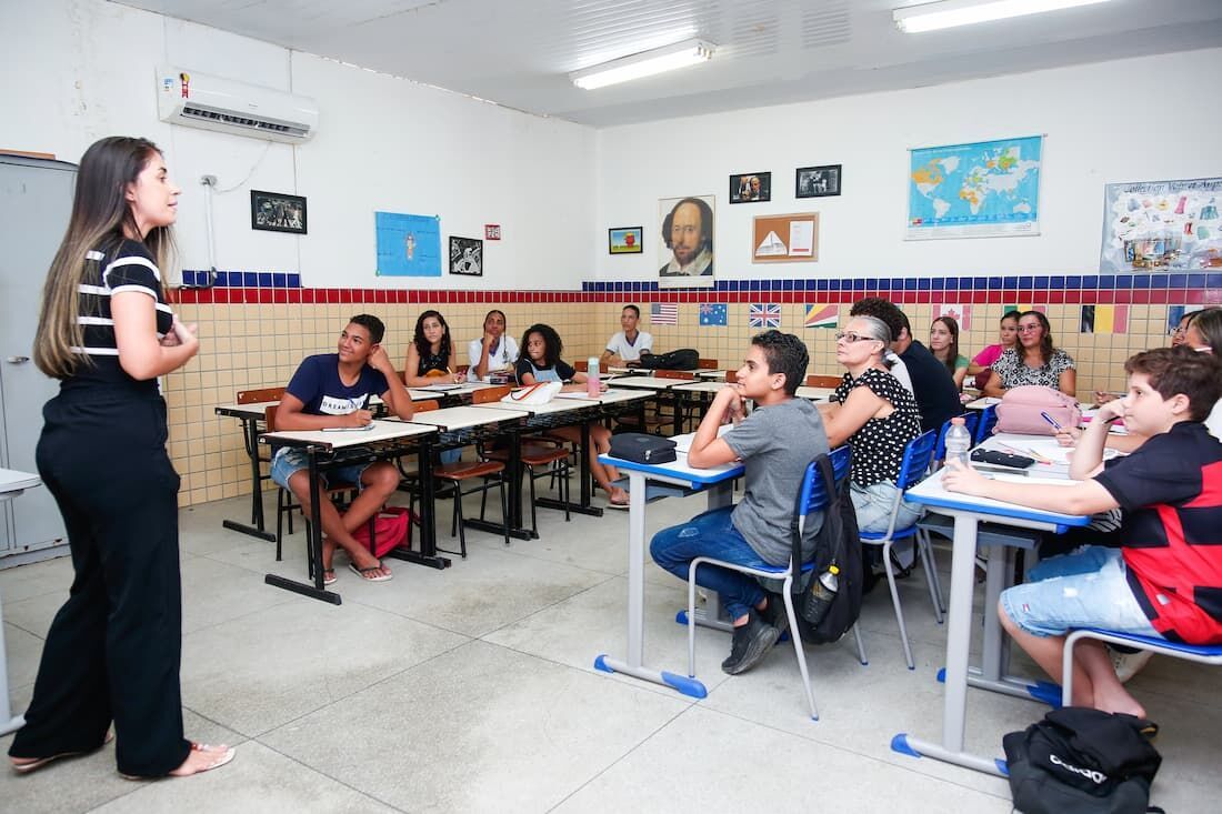 Secretaria de Educação abre mais de 10 mil vagas para cursos de idiomas gratuitos