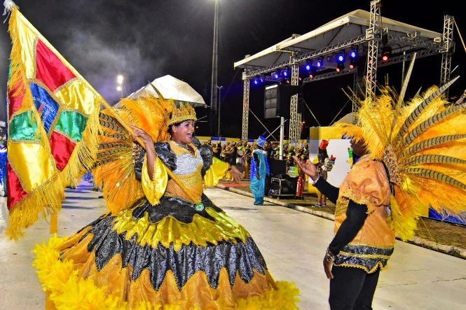 Carnaval da Bahia bate recorde em 2026 com 3,8 milhões de turistas e R$ 8,1 bilhões em receita