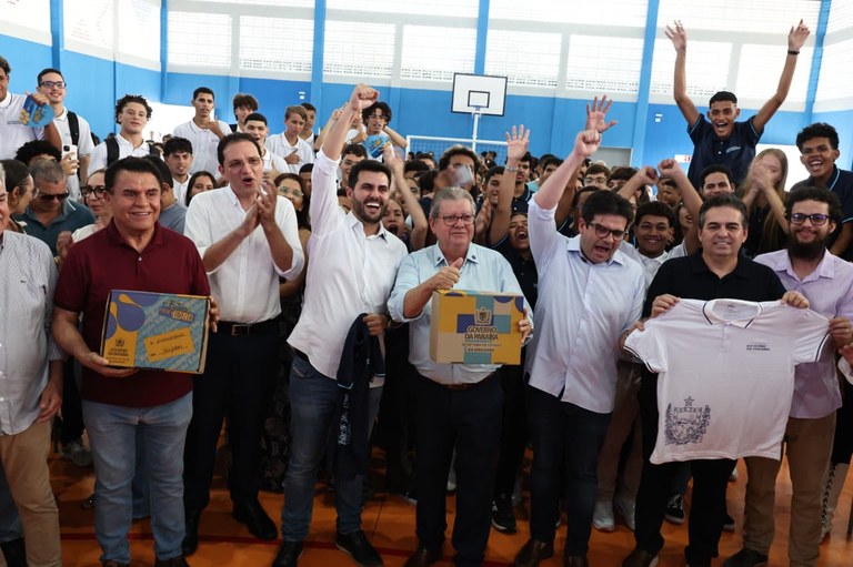 João Azevêdo entrega escola em Mangabeira e destaca investimentos do Governo da Paraíba na educação