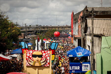 Carnaval 2026: Galo da Madrugada arrasta foliões nas ruas do Recife