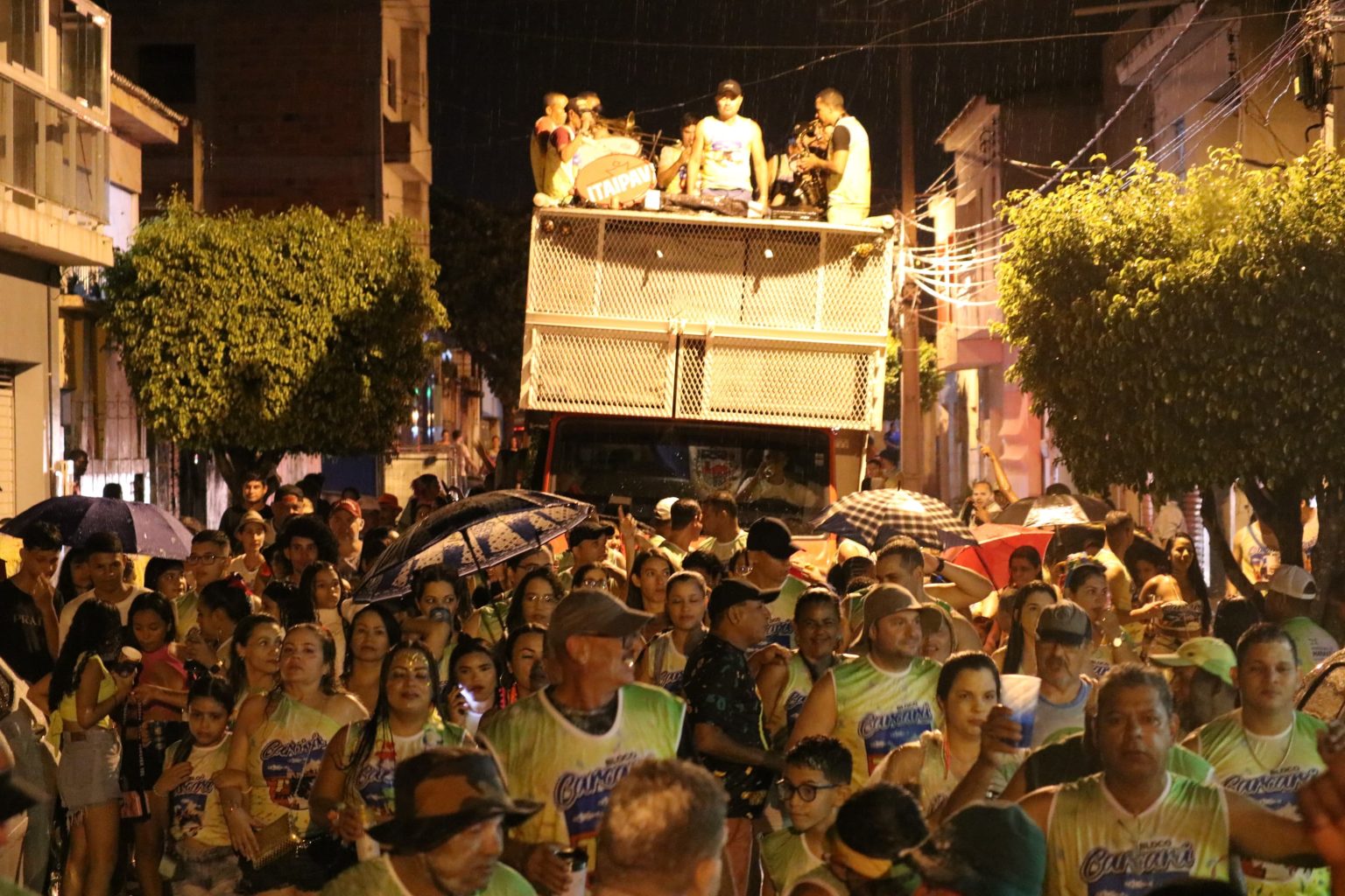 Bloco Carcará na Folia comemora 30 anos de desfiles pelas ruas de Santana do Ipanema