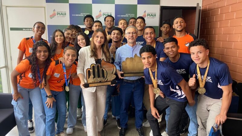 Campeões dos JEBs sub-18 visitam Secepi e agradecem apoio do Governo do Piauí