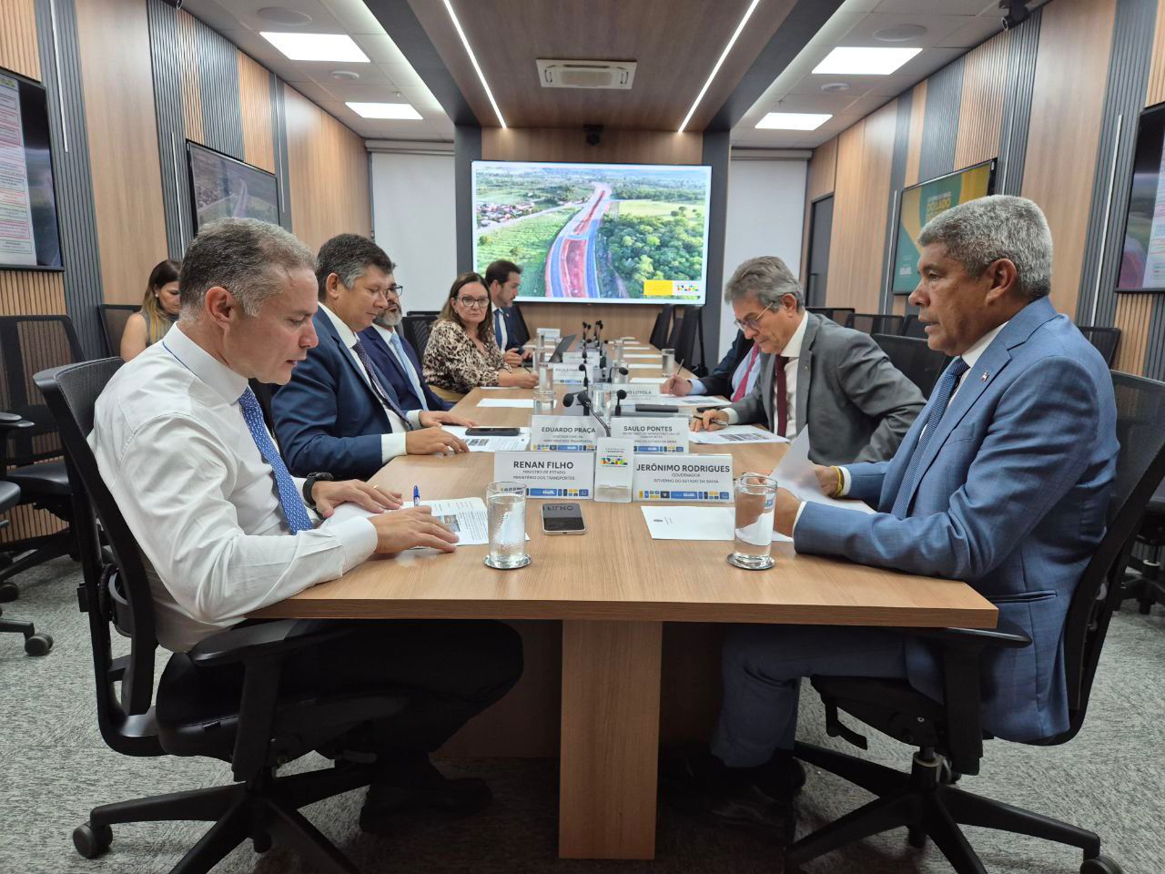 Governador Jerônimo Rodrigues discute projetos de infraestrutura para a Bahia com o ministro dos Transportes, em Brasília