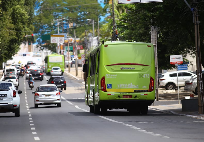 Frota de ônibus em Teresina é reduzida em 30% por aumento do diesel