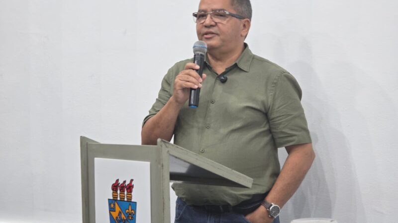 Francisco Soares se torna professor titular e alcança topo da carreira na Uespi