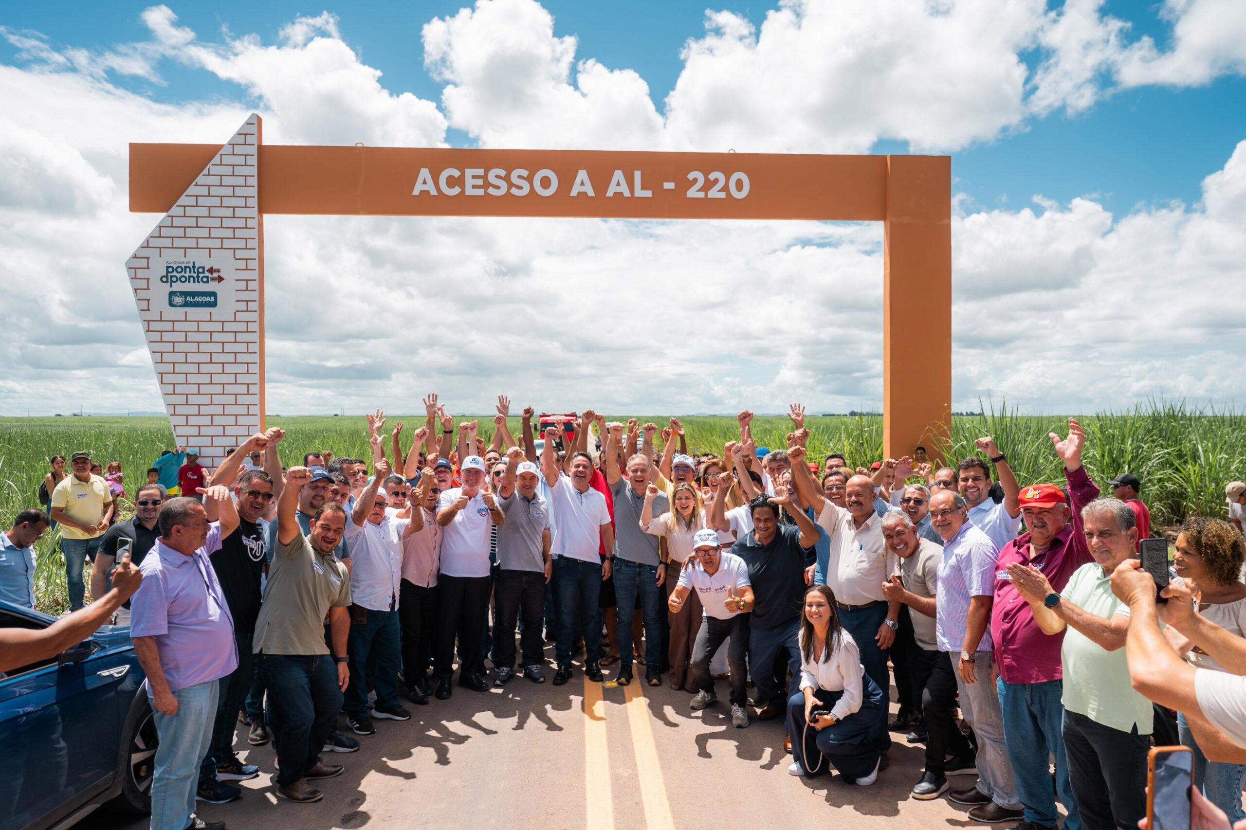 Governo de Alagoas entrega estrada que liga povoados em Junqueiro à BR-101