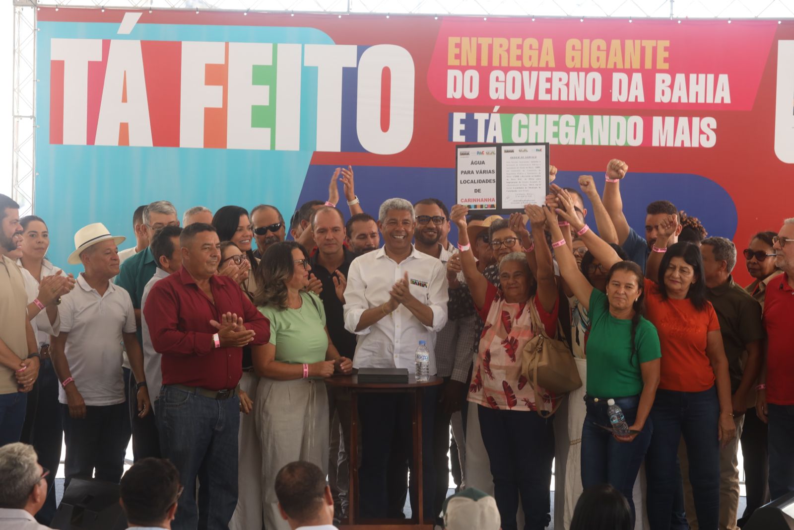 Em Carinhanha, Jerônimo Rodrigues autoriza obra de abastecimento de água pelo Novo PAC