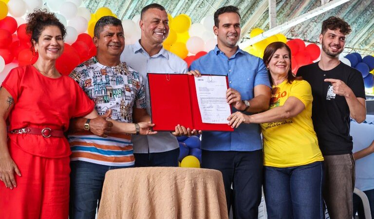 Governador Lucas Ribeiro assina contratos do Minha Casa, Minha Vida para atender 150 famílias de Sapé