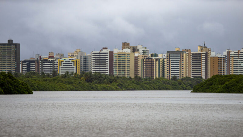 Governo de Sergipe emite aviso meteorológico de chuvas moderadas a intensas para este sábado, 9