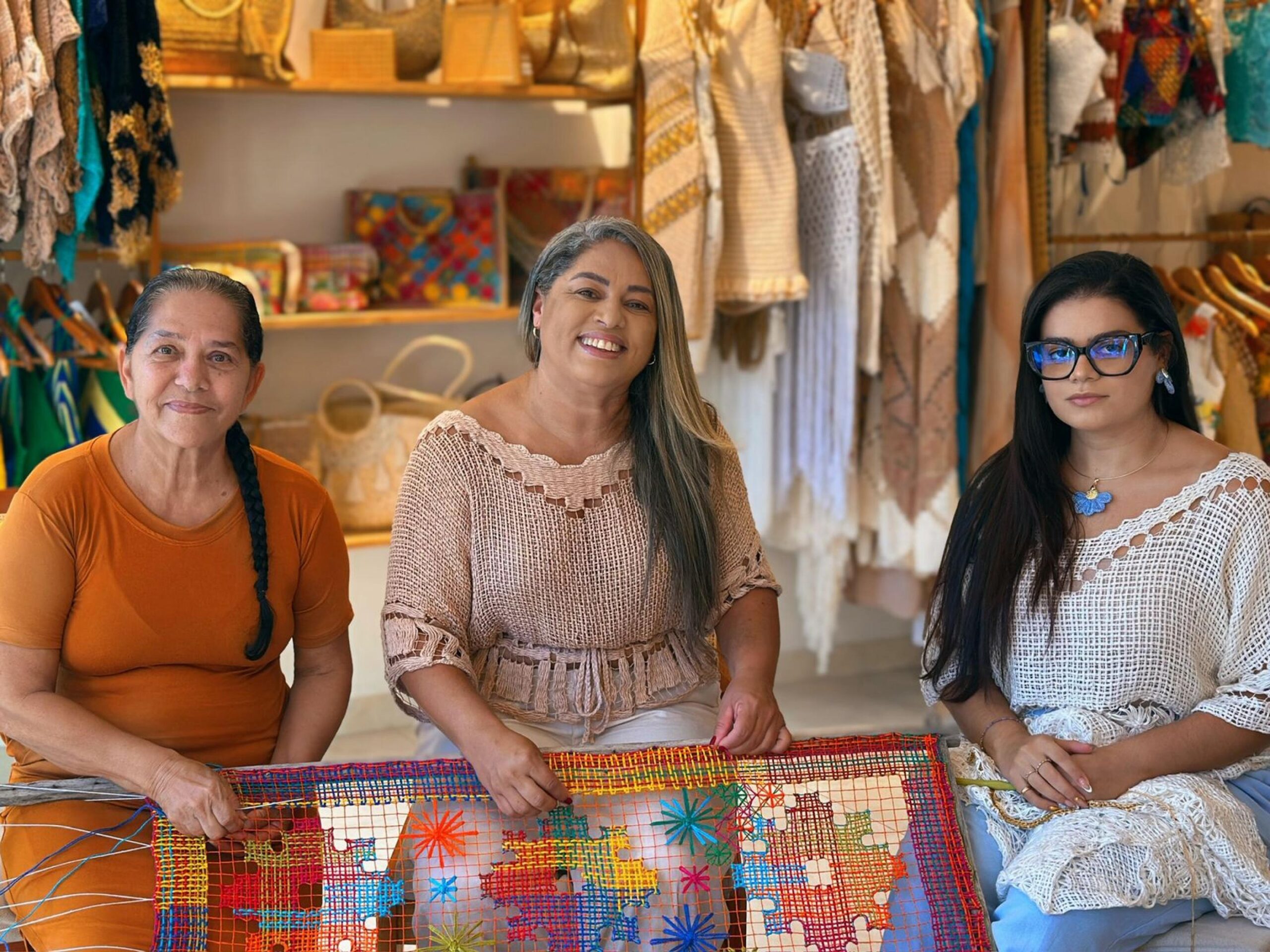 Entre fios e gerações: mães artesãs mantêm viva a tradição do feito à mão em Alagoas