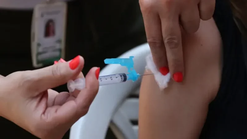 Natal lança estratégia de vacinação nas escolas para ampliar cobertura entre estudantes nesta segunda-feira