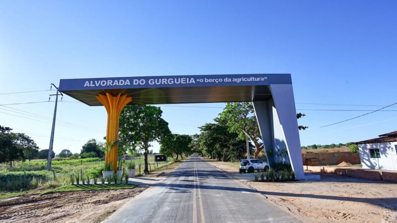 Com portal, ciclovia e praça, Rafael Fonteles inaugura nova entrada de Alvorada do Gurguéia e reforça investimentos no município