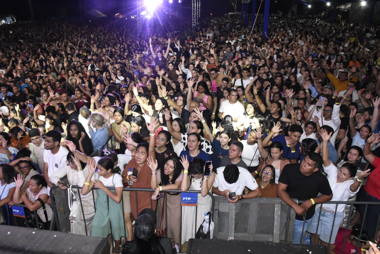 Festival Louvor a Jesus reúne mais de 50 mil fiéis em Teresina com shows de grandes nomes da música gospel