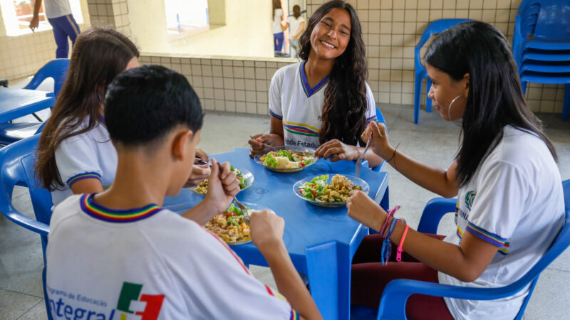 Pernambuco recebe delegação da ONU em reconhecimento ao programa de alimentação nas escolas