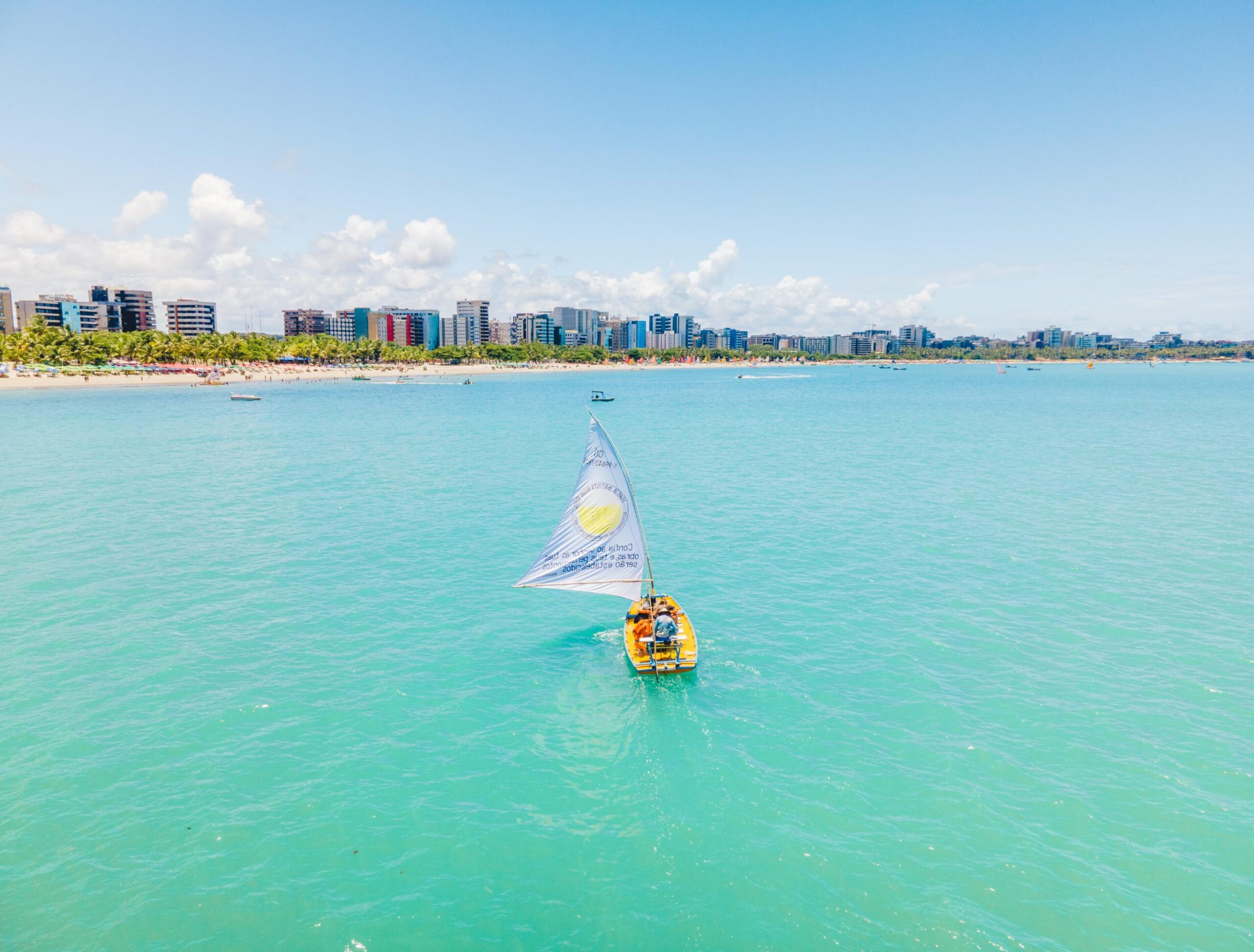 Alagoas está entre os 10 destinos mais comercializados por operadoras de turismo em 2025