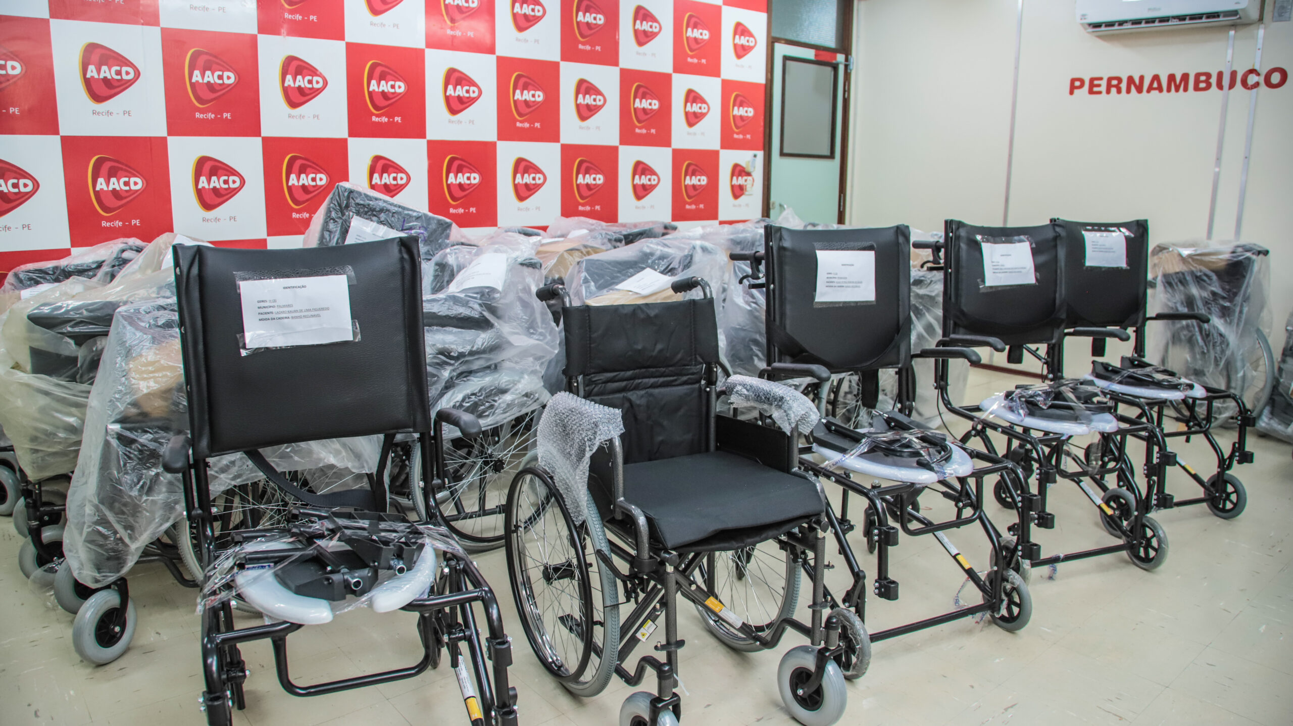 Pernambuco realiza entrega descentralizada de cadeiras de rodas por meio do Programa Pernambuco Acessível