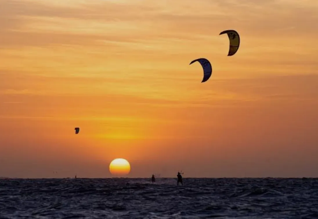Turistas lotam praias do Piauí e empresários comemoram o “melhor movimento em dois anos”