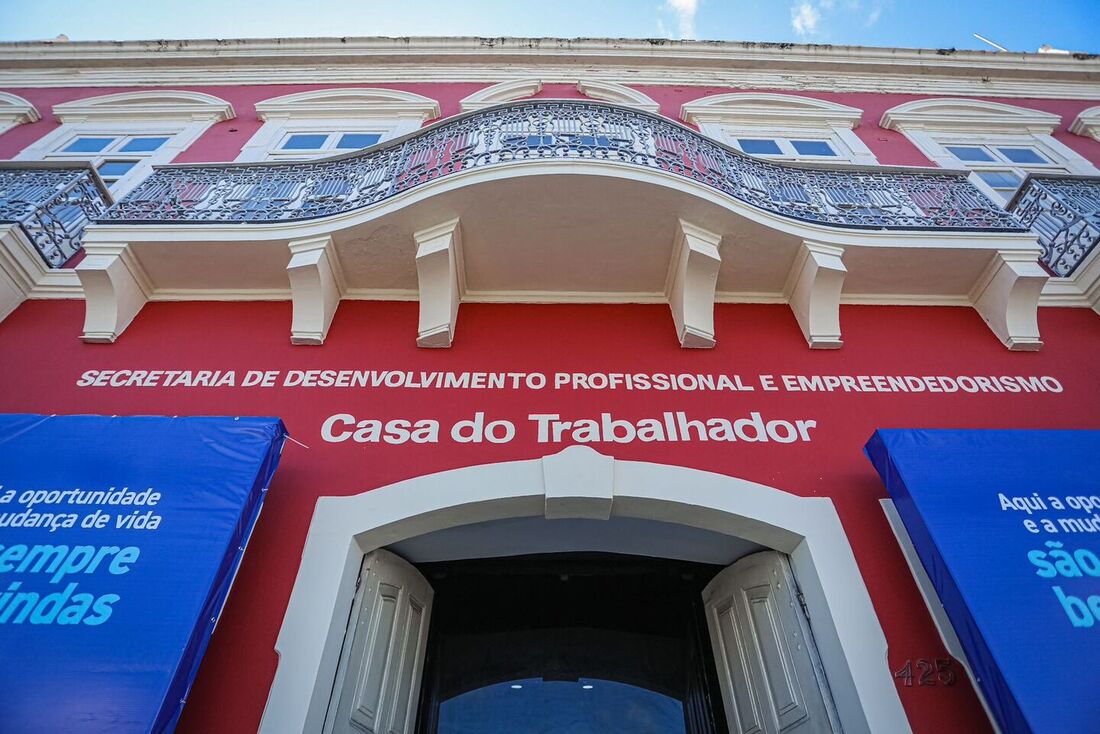 Casas do Trabalhador e Agências do Trabalho ofertam 1.392 vagas de emprego nesta segunda (13)
