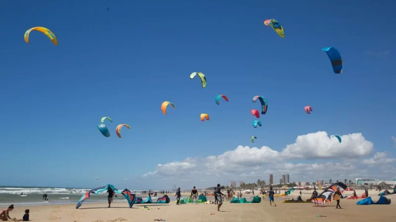 Regulamentação de Kitesurf é único projeto que Elmano ainda não conseguiu aprovar na Alece em 2026