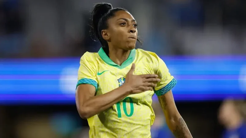 Barça anuncia jogadora da Seleção com valor recorde no futebol feminino brasileiro