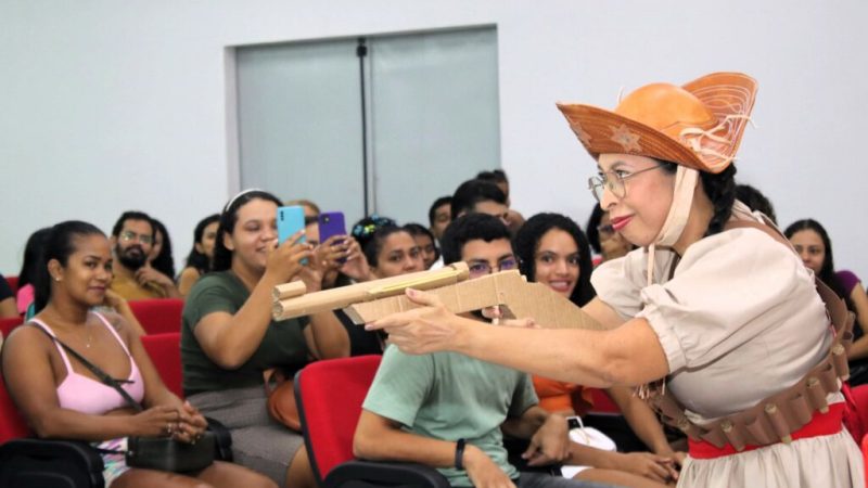 “O Auto da Compadessurda”: acadêmicos encenam releitura do clássico de Ariano Suassuna