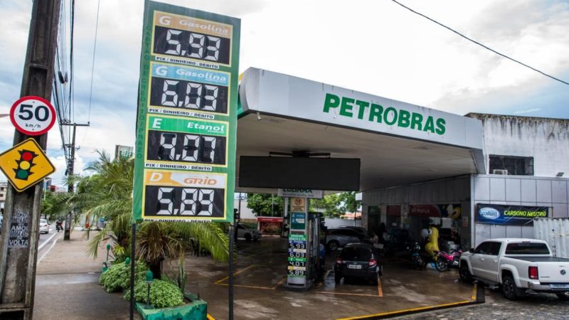 Preço da gasolina cai em Fortaleza e litro tem valor menor do que antes de aumento do ICMS