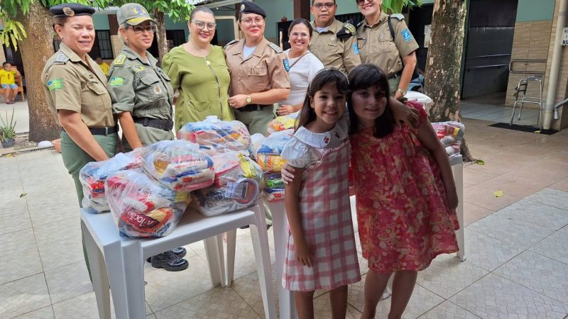 Menina de 10 anos arrecada alimentos e doa para abrigo em Teresina