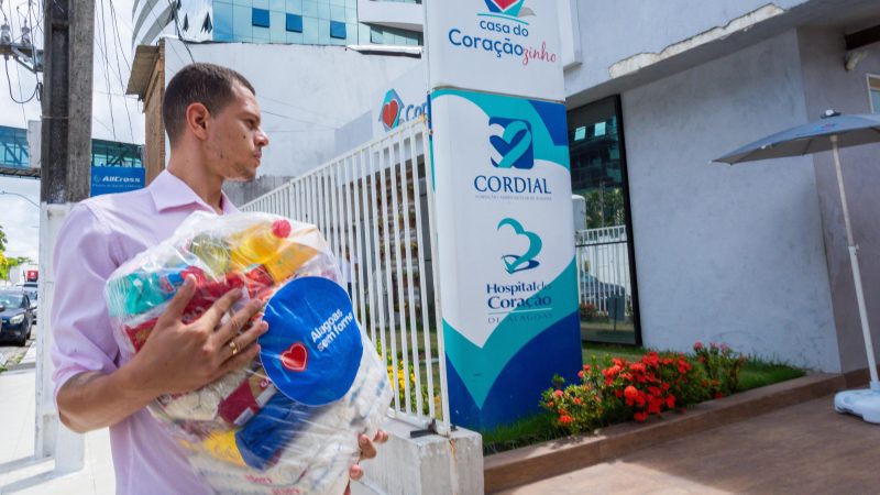 Programa Alagoas Sem Fome doa 220 kg de alimentos a famílias atendidas pela Casa do Coraçãozinho