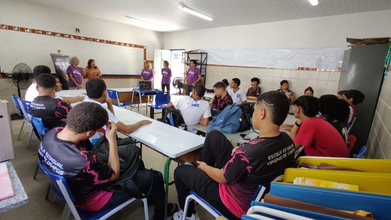 Projeto selecionado pela Lei Paulo Gustavo realiza oficina de máscaras para alunos da rede pública estadual