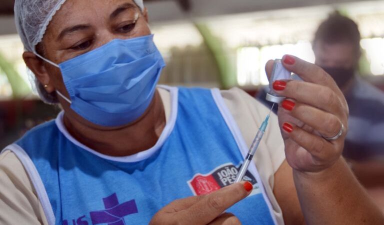 Paraíba alcança apenas 13% do público-alvo na vacinação da dengue; João Pessoa amplia estratégia para escolas